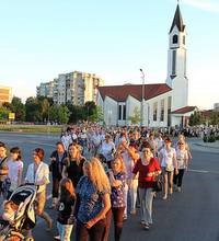 Tijelovskom procesijom Karlovčani svjedočili ljubav koja se daruje drugima u ljepoti Božjega kruha
